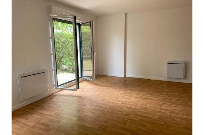 Appartement Fougeres 2 pièce(s)