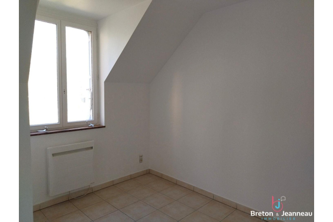 APPARTEMENT T4 à ERNEE