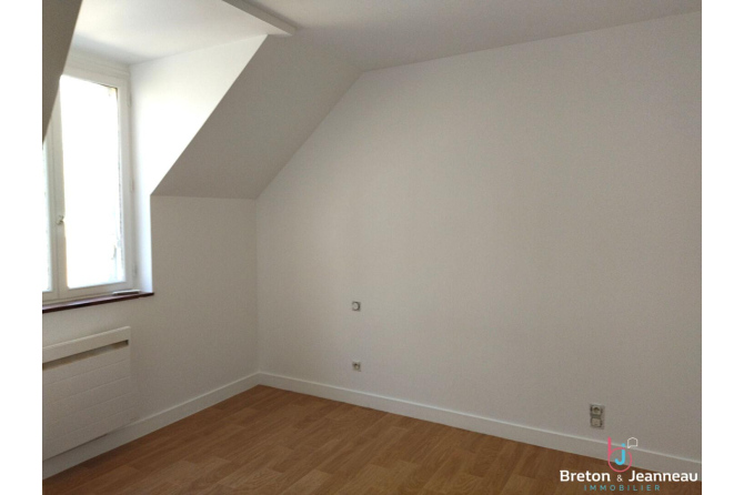 APPARTEMENT T4 à ERNEE