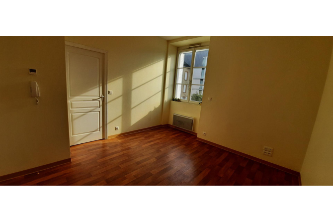 T2 apartment Gare district in Laval