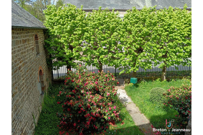 Maison à Saint-Berthevin-la-Tannière