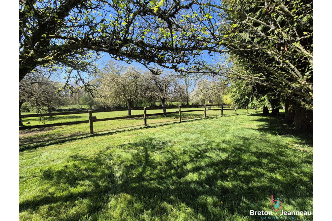Corps de ferme sur 8 hectares secteur Domfront