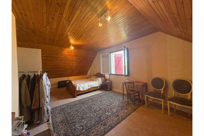 Maison sur 1 ha 54 à Ernée