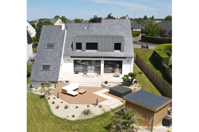 Propriété en bord de Mayenne à Changé