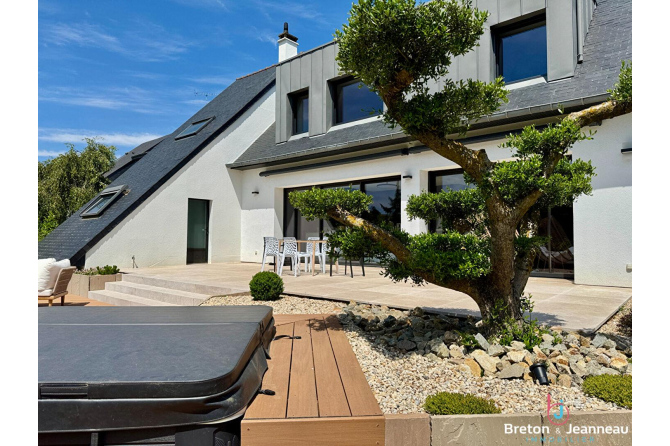 Propriété en bord de Mayenne à Changé