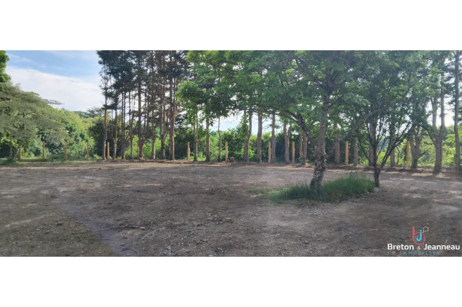 Loge à rénover, unique à Saint-Berthevin !