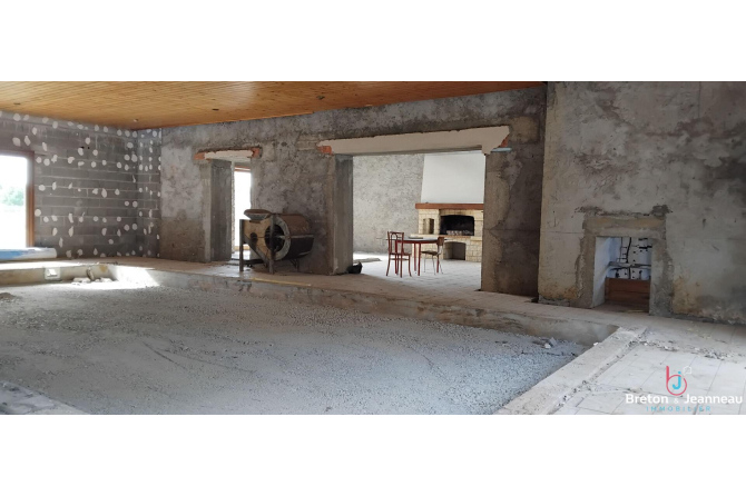 Loge à rénover, unique à Saint-Berthevin !