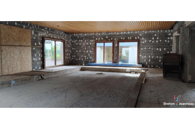 Loge à rénover, unique à Saint-Berthevin !
