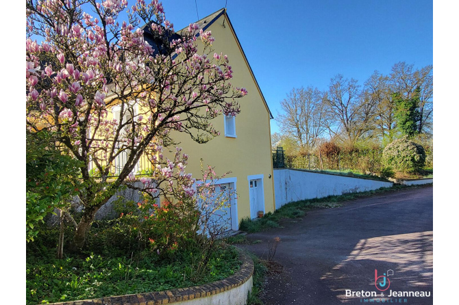Maison à Montsurs