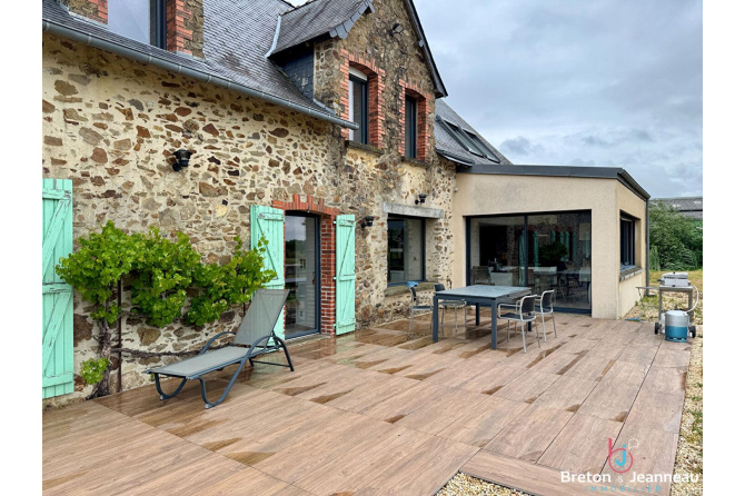 Propriété sur 1 ha 06 à Nuillé sur Vicoin