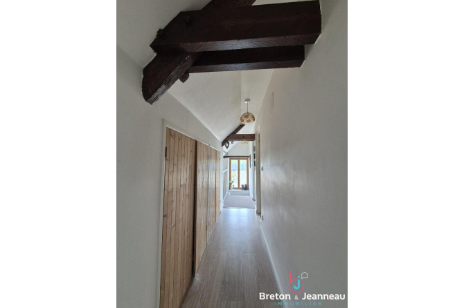 Maison sur 2 ha 13 secteur Vaiges