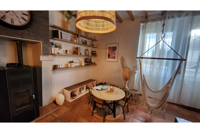 Maison à Montigné le Brillant