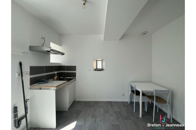 LAVAL - 1 pièce(s) - 15.4 m2