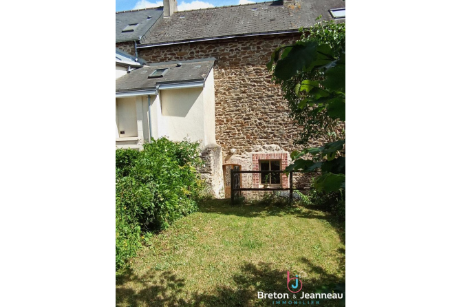 Maison de ville avec jardin à Mayenne