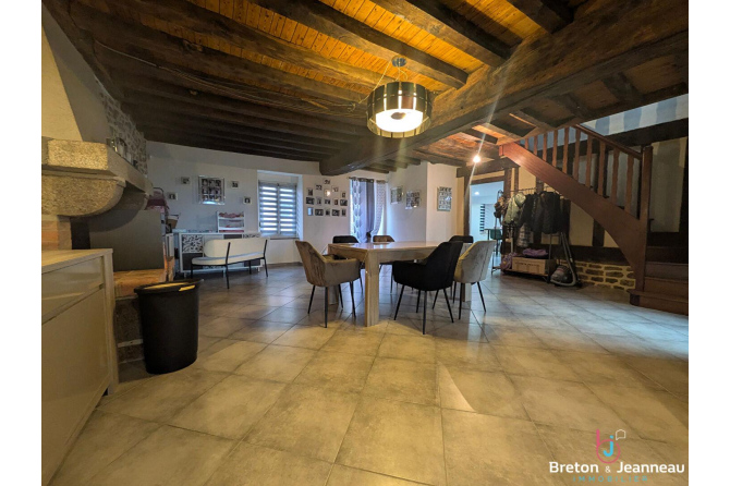 Maison de ville rénovée secteur Mayenne