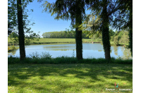 Propriété de charme sur 4 ha avec plan d'eau secteur Mayenne