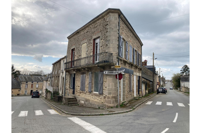 Maison à Courcité