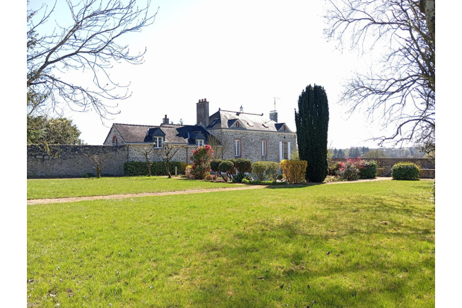 Propriété en pierres - Secteur Mayenne
