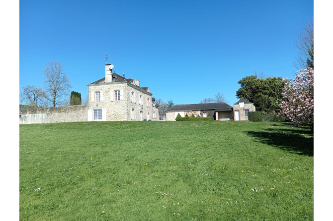 Propriété en pierres - Secteur Mayenne