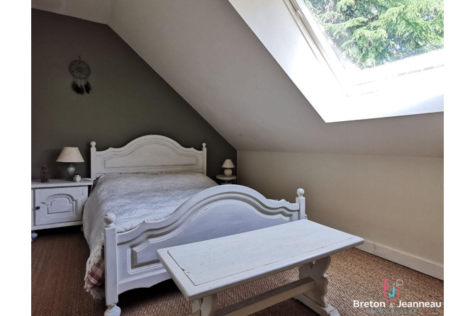 Maison sur 1,5 ha secteur Bais