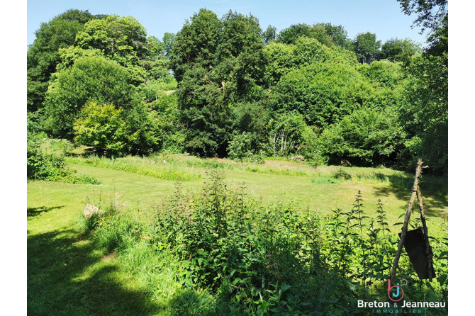 Maison sur 1,5 ha secteur Bais