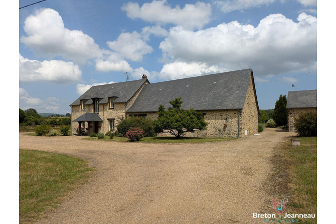 Propriété d'exception sur 1 ha 14 secteur Evron