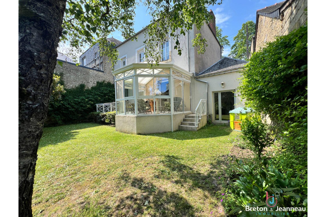 Maison de ville rive gauche à Laval