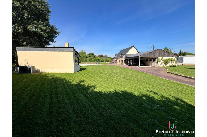 Magnifique Maison en Pierres avec Piscine  À 15 min de Laval