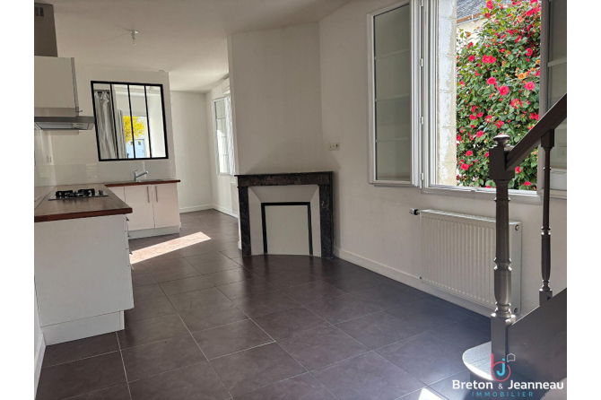 Maison Laval - Quartier Saint Pierre le Potier
