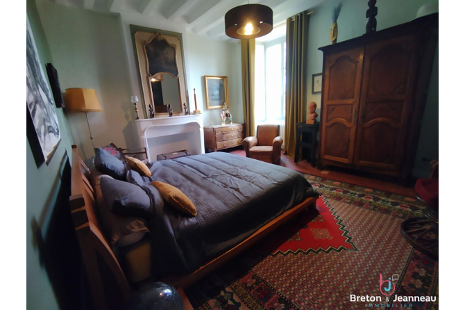 Ancien presbytère proche de Beaumont sur Sarthe