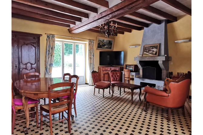Maison avec piscine secteur Bais