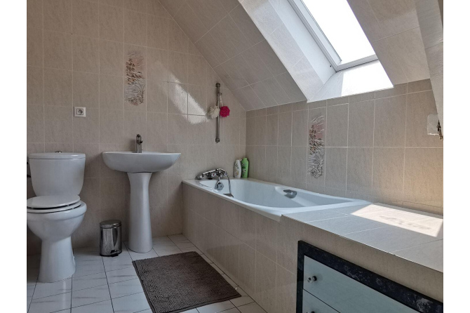 Maison avec piscine secteur Bais