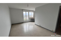 Apartment with parking in the Hilard district of Laval