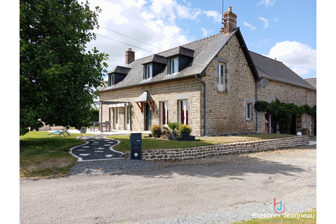 Longère en pierres sans voisins secteur Mayenne