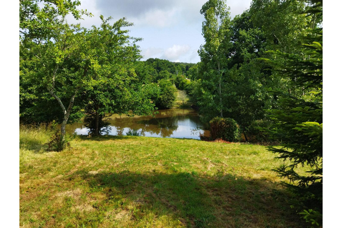 Longère sur 2 ha 34 avec Plan d'eau proche Sillé le Guillaume