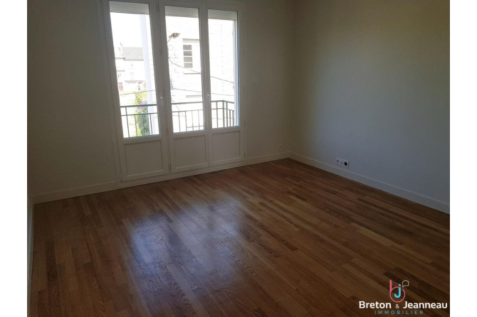 Appartement avec parking à Fougères
