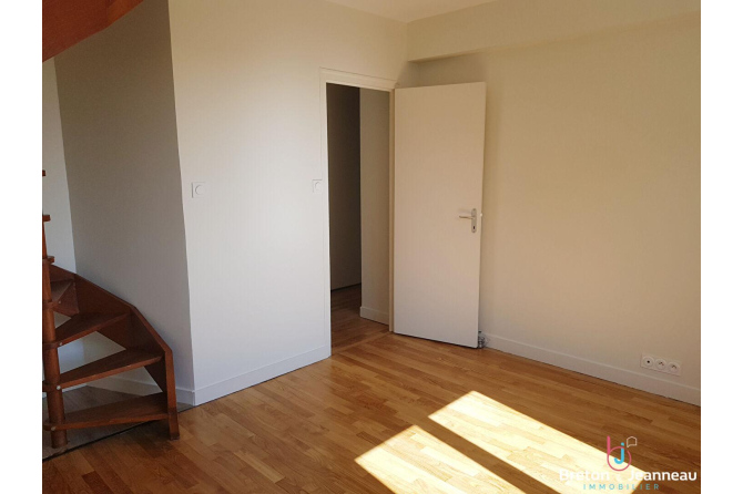 Appartement avec parking à Fougères