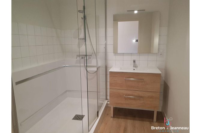 Appartement avec parking à Fougères