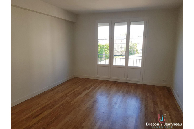 Appartement avec parking à Fougères