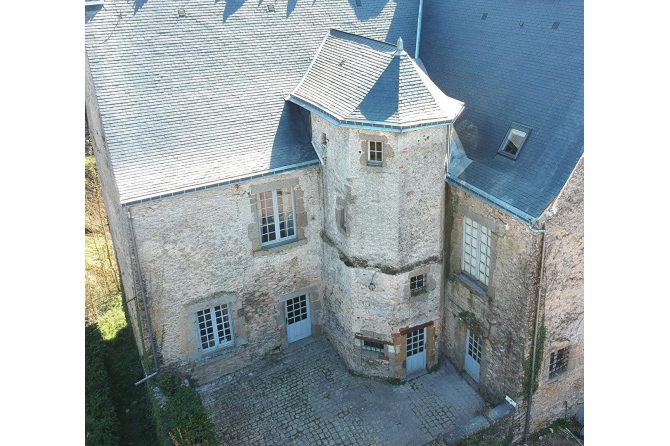 Manoir de 900 m² proche centre ville Laval