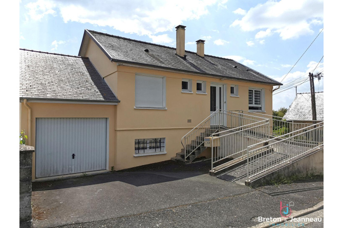 Pavillon sur sous-sol à Bais