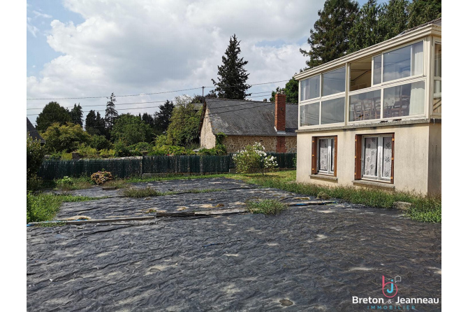 Pavillon sur sous-sol à Bais