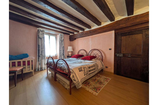 Ancien presbytère du XVe siècle, pierres et caractère
