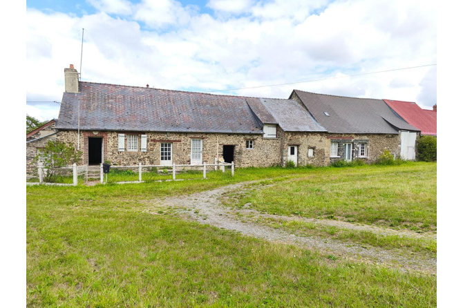 Fermette sur 2 ha 75 à Javron les Chapelles