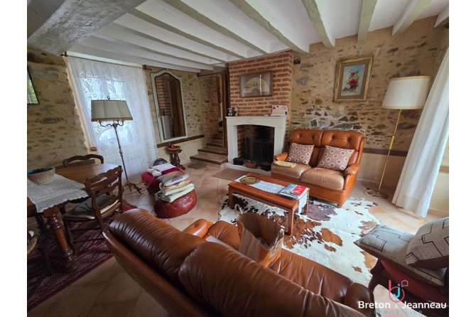 Maison en pierre AXE EVRON / MONTSURS