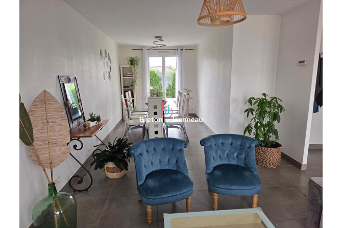 Maison Evron 4 pièce(s) 93 m2