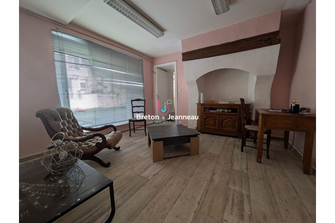 À vendre  Maison à rénover avec fort potentiel  143 m² habitables, proche d'Évron