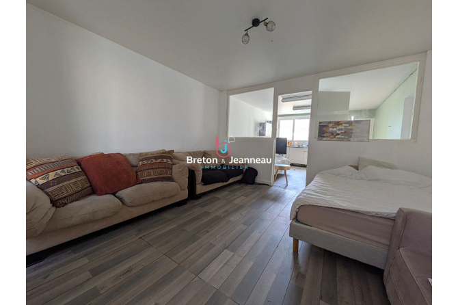 À vendre  Maison à rénover avec fort potentiel  143 m² habitables, proche d'Évron