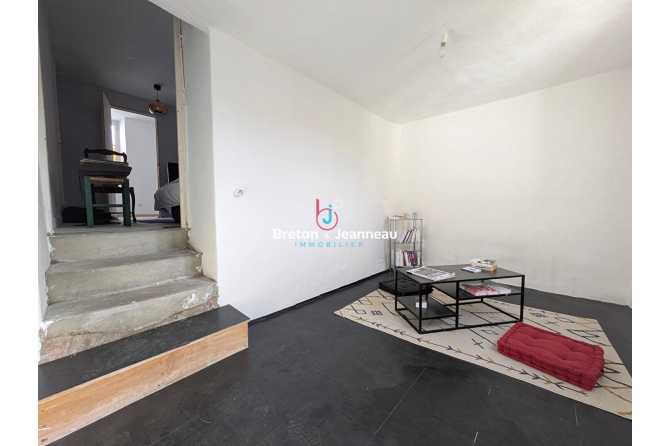 À vendre  Maison à rénover avec fort potentiel  143 m² habitables, proche d'Évron