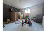 Grande maison familiale de 240 m² avec dépendance aménagée, Terrain clos de 1 100 m²